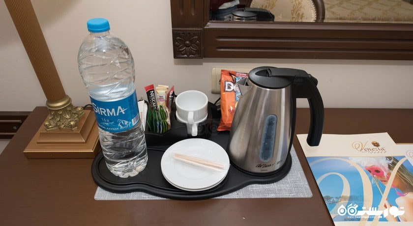 کتری برقی در اتاق های هتل	